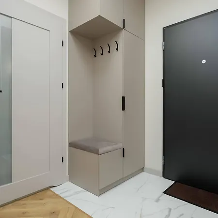 Apartamento Pastel In With Garden, Parking And Desk For Remote Work By Renters Varsóvia