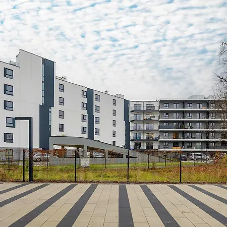 Pastel In With Garden, Parking And Desk For Remote Work By Renters Lejlighed