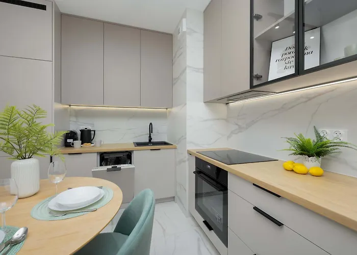 Pastel In With Garden, Parking And Desk For Remote Work By Renters Warsaw