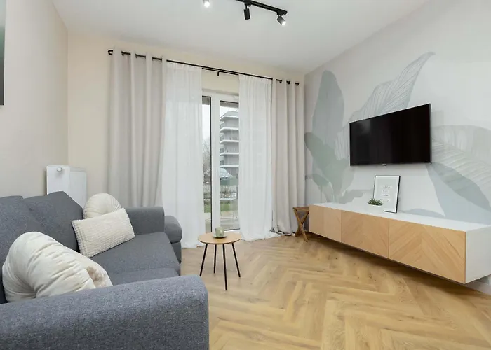Apartment Pastel In With Garden, Parking And Desk For Remote Work By Renters *