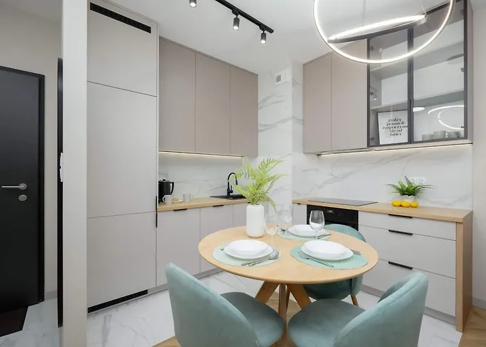 Pastel In With Garden, Parking And Desk For Remote Work By Renters Warsaw
